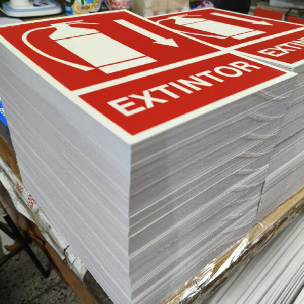 Cartel fotoluminiscente de extintor 21 x 29,5cm - Imagen 4