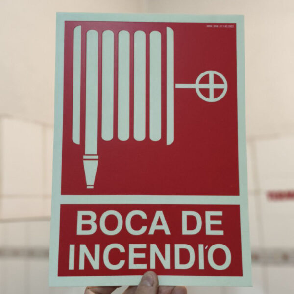 Cartel fotoluminiscente boca de incendio 21 x 29,5 - Imagen 2