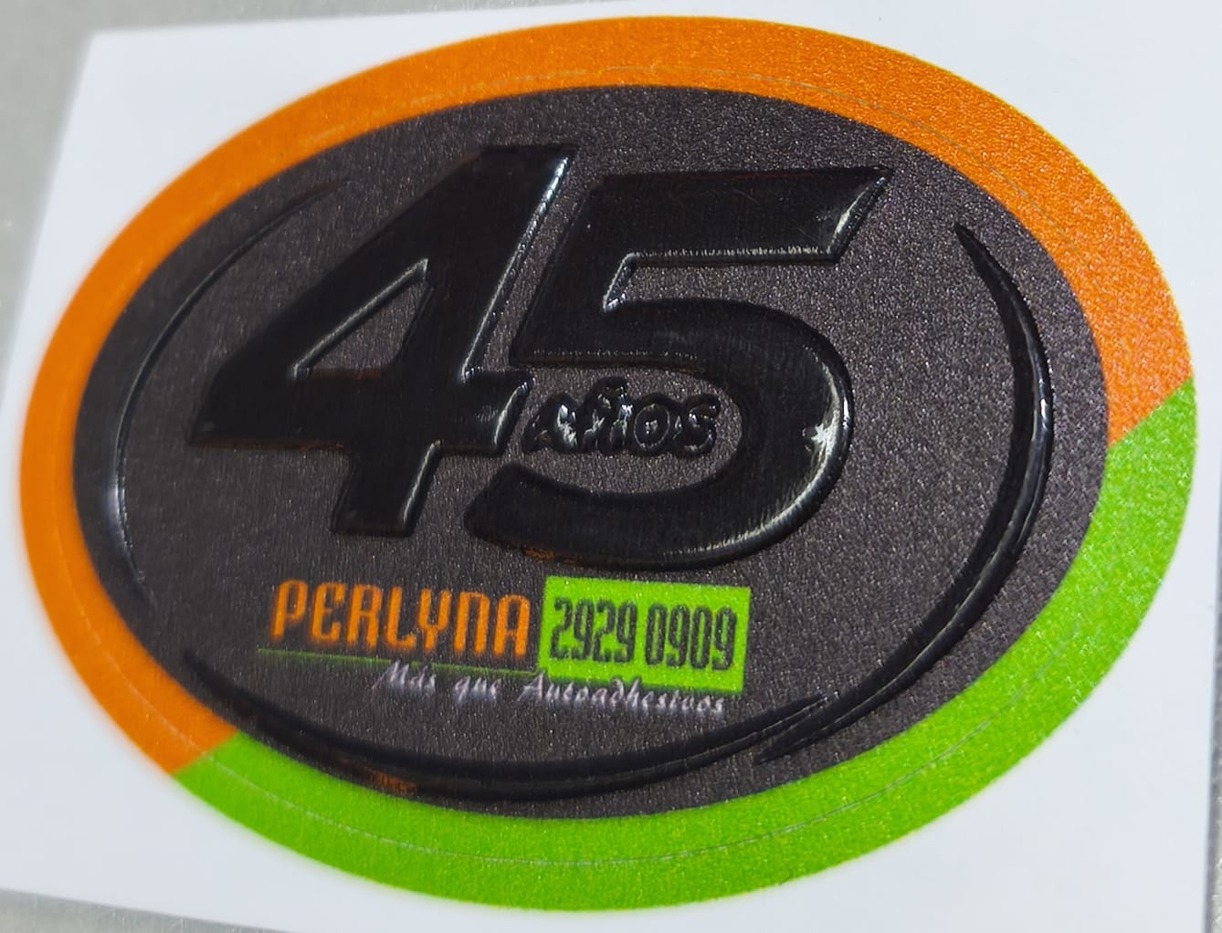 Autoadhesivos con terminación 3D